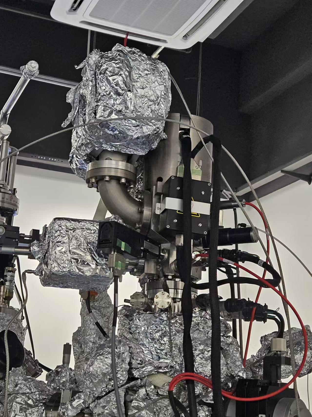 高分辨扫描电子显微镜