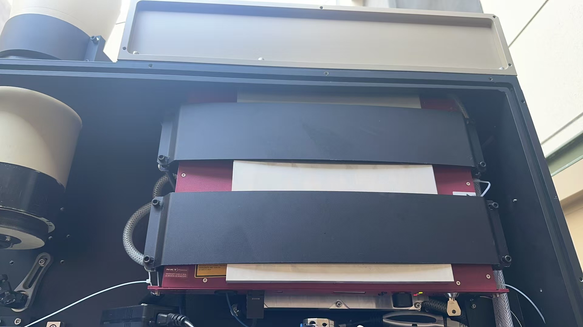 窄线宽可调谐光纤激光器