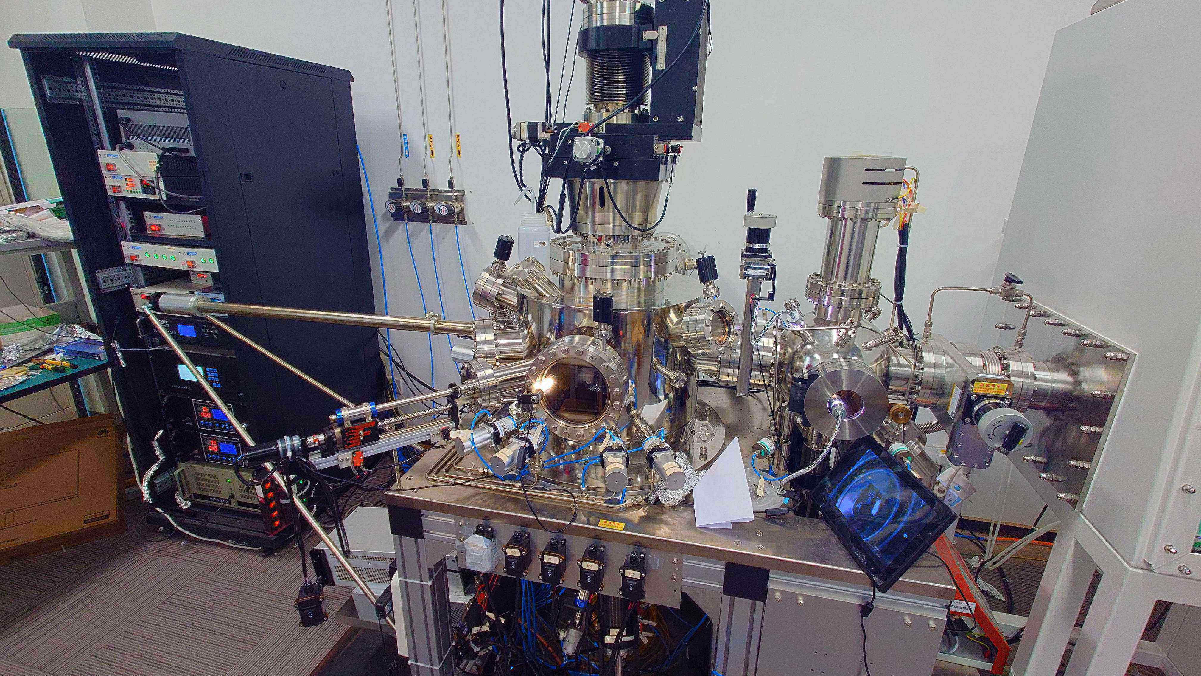 超高真空磁控溅射系统