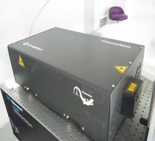 飞秒激光器系统