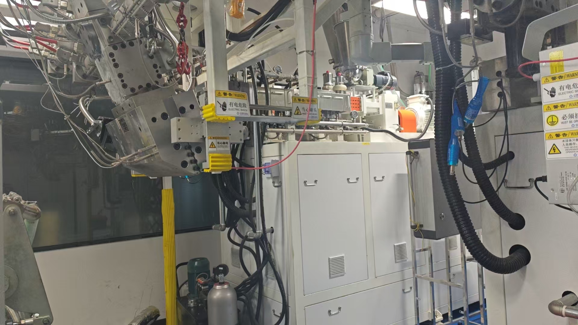 A\B\C三层挤出机系统