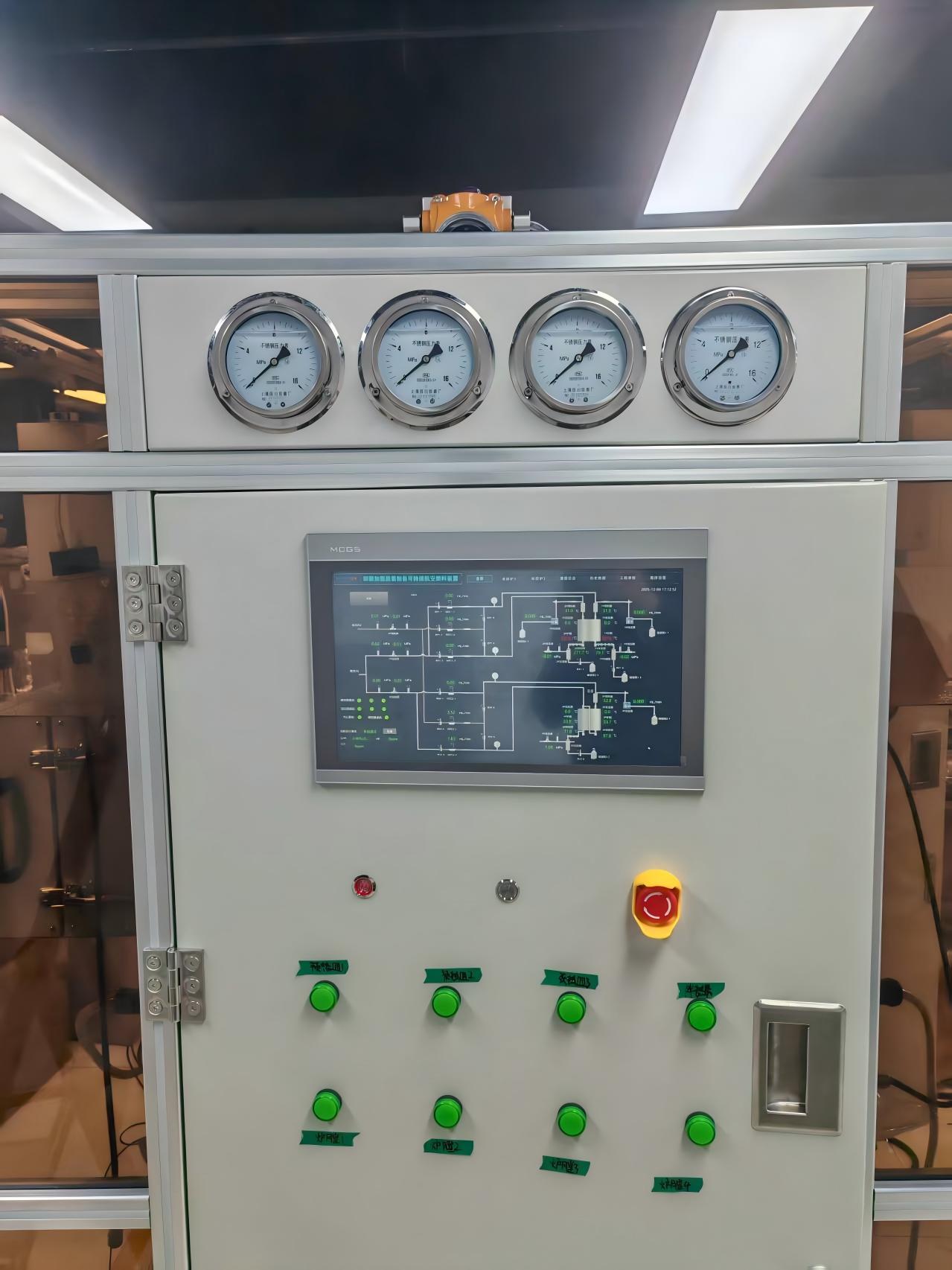 四联加氢脱氧制备可持续航空燃料装置