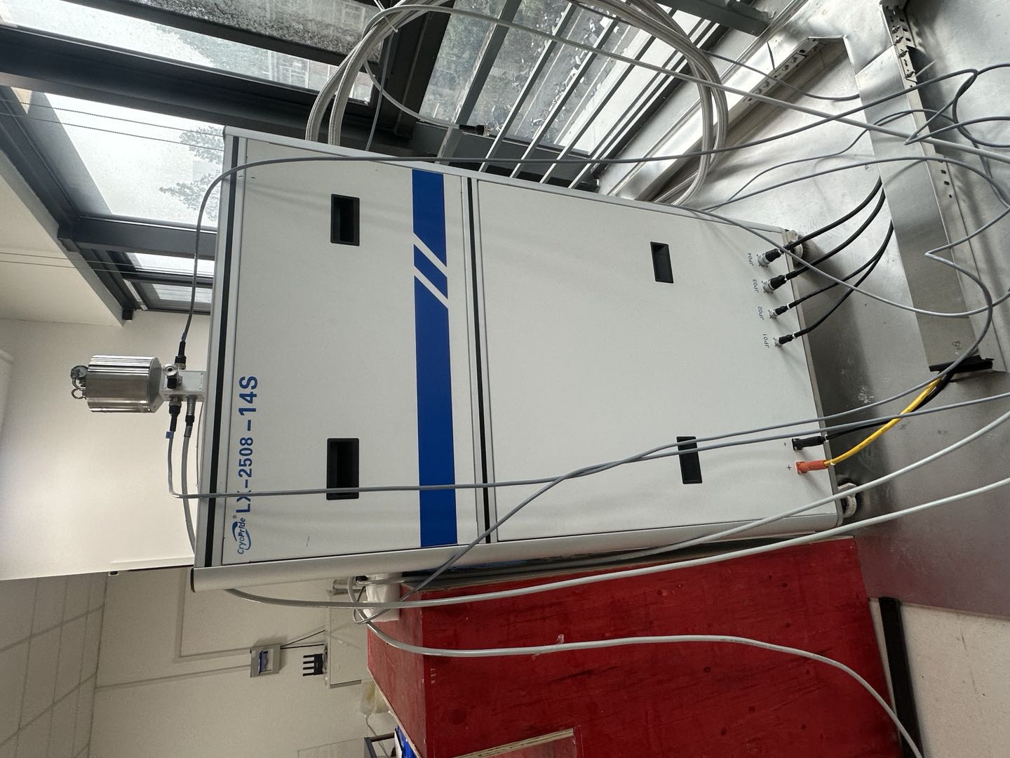 无液氦低温强磁场综合物性测量系统（鹏力CPMS-14）